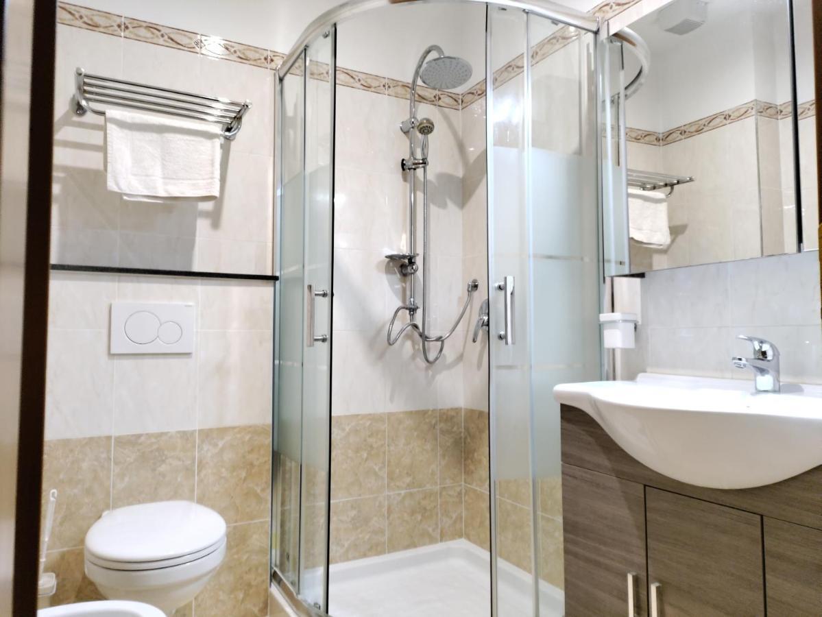 Hotel Brooklyn Rimini Bagian luar foto